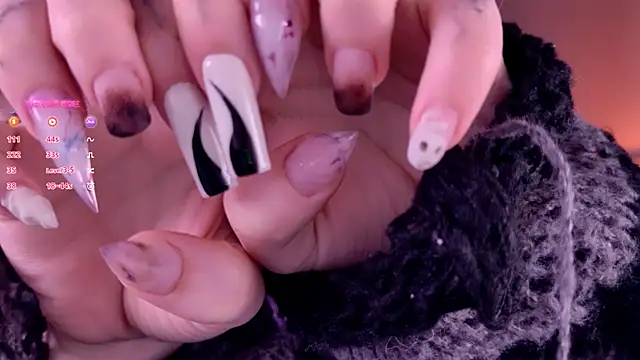 Lollyshy online show from 11-19-25, 09:42