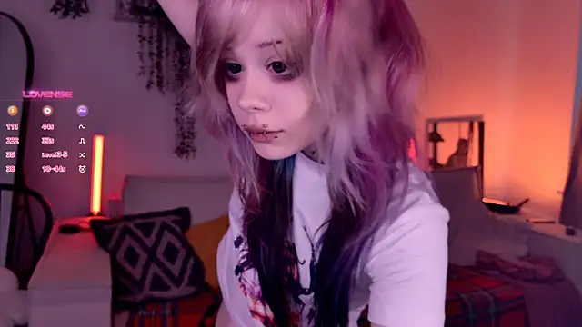 Lollyshy online show from 11-21-25, 09:41