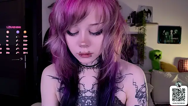 Snapshot of Lollyshy chatting on 09-26-25, 11:17 Lollyshy online show from 09-26-25, 11:17