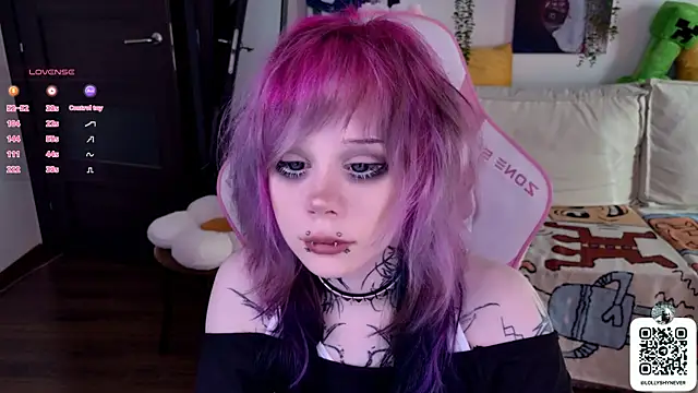 Snapshot of Lollyshy chatting on 09-09-25, 12:58 Lollyshy online show from 09-09-25, 12:58