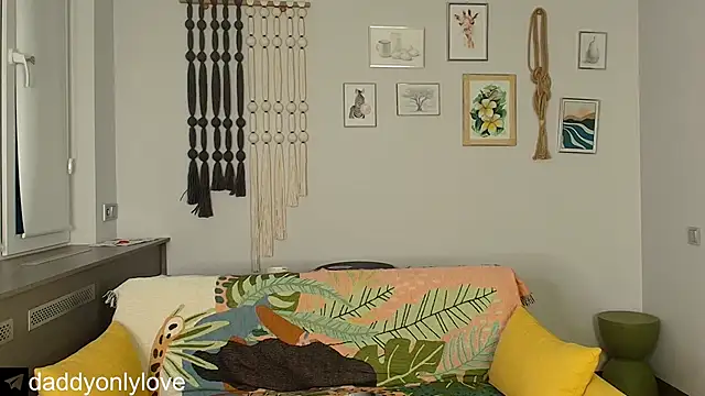 daddyonlyloveme online show from 10-31-25, 09:11