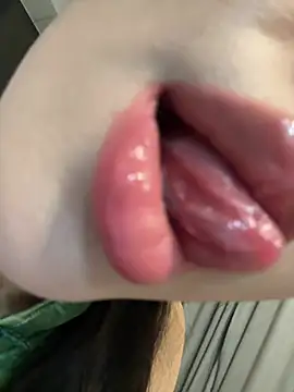 jiajia L online show from 03-29-26, 11:23