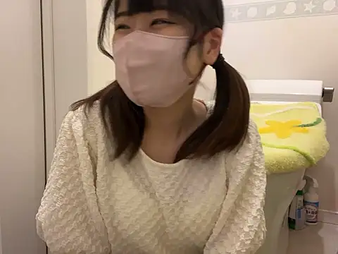 Snapshot of sora_033 chatting on 09-23-25, 03:19 sora 033 online show from 09-23-25, 03:19