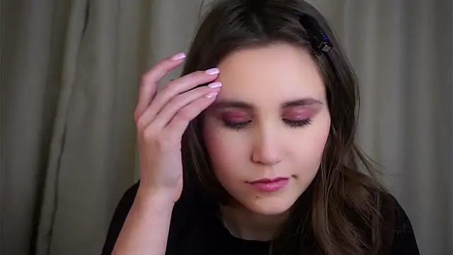 EthalFlowers online show from 11-23-25, 01:26