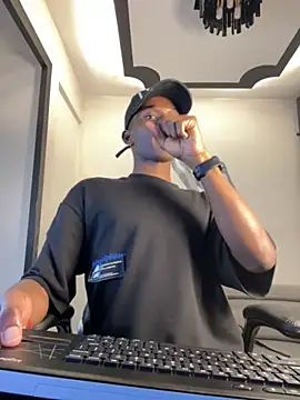 Brycce santos online show from 10-09-25, 01:33