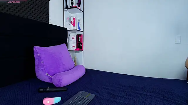 karlamoon23 online show from 04-09-26, 08:26