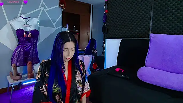 karlamoon23 online show from 06-19-26, 03:51