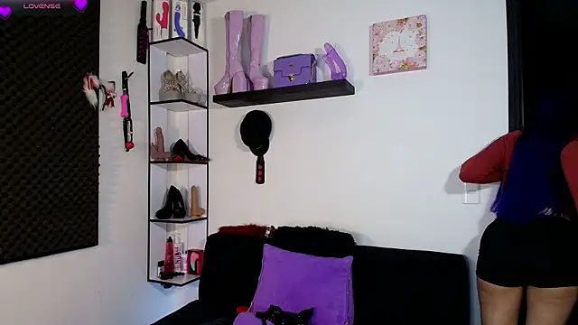 karlamoon23 online show from 05-27-26, 11:17
