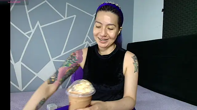 karlamoon23 online show from 03-12-26, 10:03