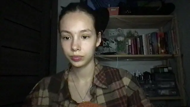 Yuna5343 online show from 09-18-25, 08:34