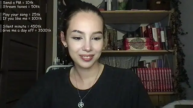 Snapshot of Yuna5343 chatting on 05-27-26, 01:57 Yuna5343 online show from 05-27-26, 01:57