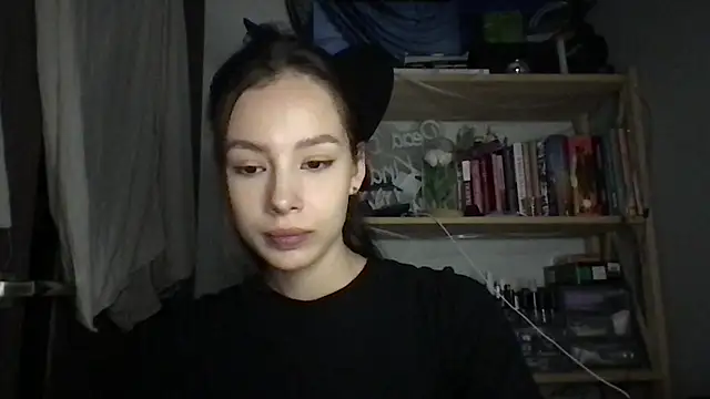 Yuna5343 online show from 10-08-25, 06:52