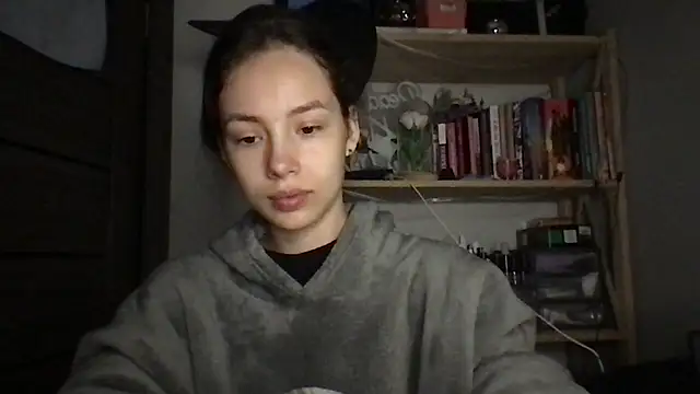 Yuna5343 online show from 10-04-25, 08:32