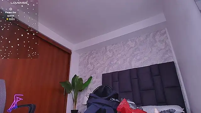 mishell- online show from 10-10-25, 07:04