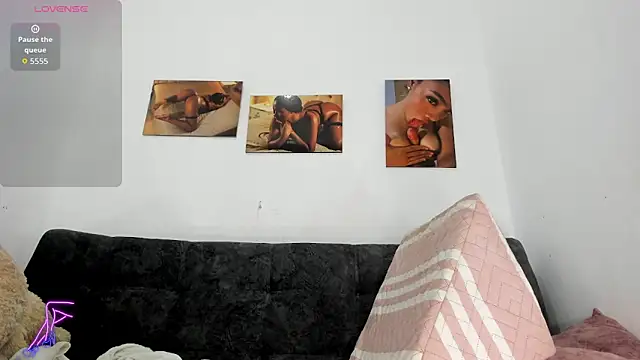 Snapshot of mishell- chatting on 01-17-26, 02:26 mishell- online show from 01-17-26, 02:26