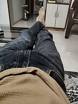 Ritesh08679 online show from 12-04-25, 07:02