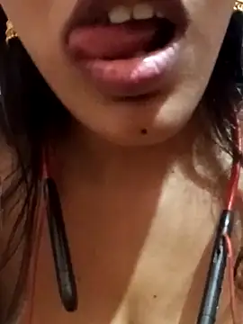 kaviyaponnu0987 online show from 09-25-25, 12:11