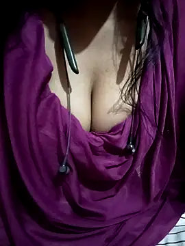 kaviyaponnu0987 online show from 02-01-26, 02:04