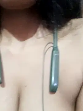 kaviyaponnu0987 online show from 11-02-25, 10:42