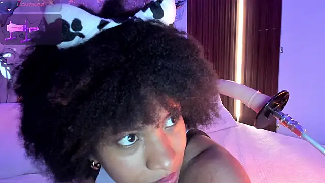 Lolalewis777 online show from 10-04-25, 08:43