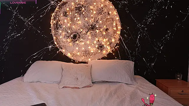 ShaniaDaniels online show from 11-24-25, 09:59