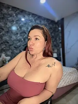 Snapshot of Bigass_curvy chatting on 11-22-25, 11:14 Bigass curvy online show from 11-22-25, 11:14