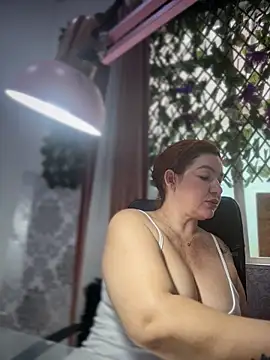 Snapshot of Bigass_curvy chatting on 03-02-26, 06:37 Bigass curvy online show from 03-02-26, 06:37