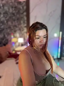 Snapshot of Bigass_curvy chatting on 11-02-25, 08:25 Bigass curvy online show from 11-02-25, 08:25