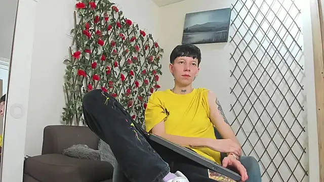 LiamBrown09 online show from 06-24-26, 07:22
