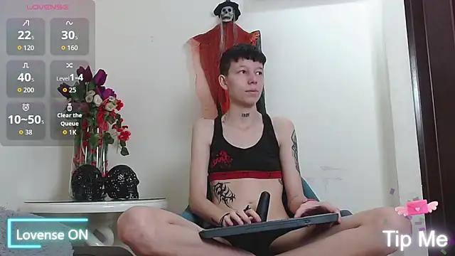 LiamBrown09 online show from 10-13-25, 07:15