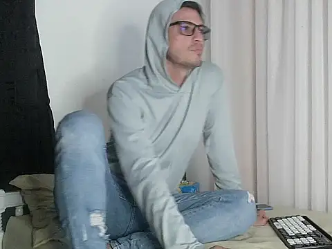 cristianenparis21 online show from 11-21-25, 11:59