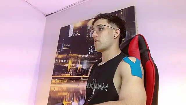 Snapshot of alexgiraldo__ chatting on 03-16-26, 06:06 alexgiraldo online show from 03-16-26, 06:06