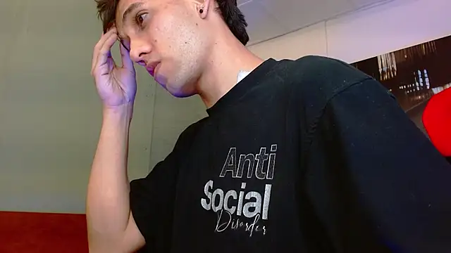 Snapshot of alexgiraldo__ chatting on 07-01-26, 01:39 alexgiraldo online show from 07-01-26, 01:39