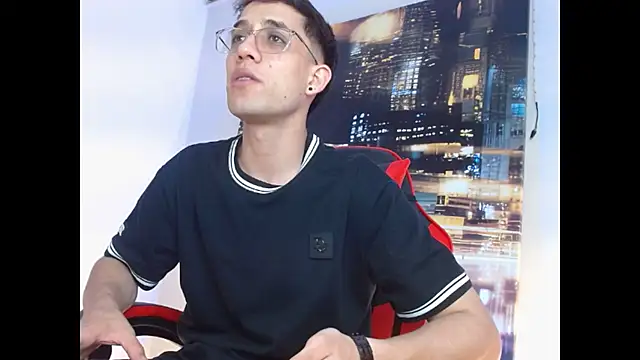 Snapshot of alexgiraldo__ chatting on 03-14-26, 05:19 alexgiraldo online show from 03-14-26, 05:19