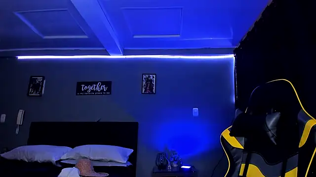 Snapshot of alexgiraldo__ chatting on 10-07-25, 11:22 alexgiraldo online show from 10-07-25, 11:22