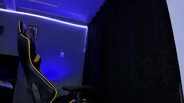 Snapshot of alexgiraldo__ chatting on 09-14-25, 10:26 alexgiraldo online show from 09-14-25, 10:26