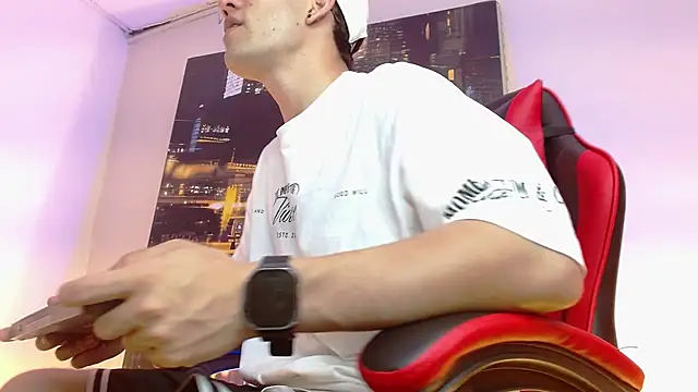 Snapshot of alexgiraldo__ chatting on 03-17-26, 12:57 alexgiraldo online show from 03-17-26, 12:57