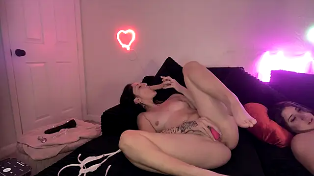 torithequeen online show from 10-05-25, 02:08