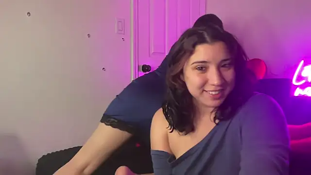 nina lovez online show from 12-18-25, 03:22