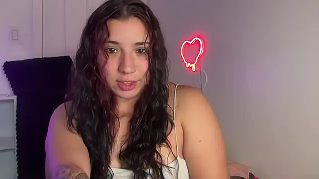 nina lovez online show from 10-24-25, 01:15