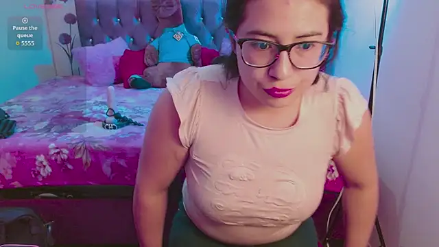 Estrella  sex online show from 10-05-25, 08:10