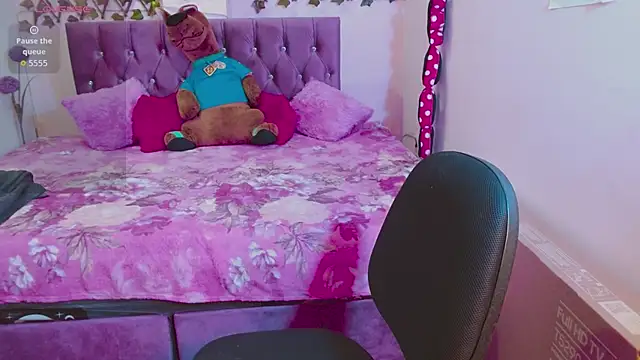 Estrella  sex online show from 10-21-25, 08:08