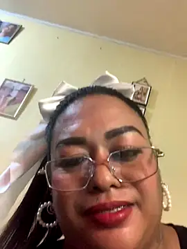 EmmaKantutera online show from 11-13-25, 04:16