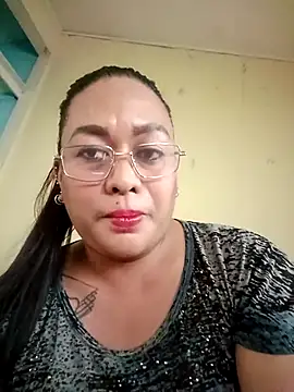 EmmaKantutera online show from 12-19-25, 10:56