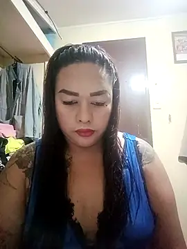 Snapshot of EmmaKantutera chatting on 10-29-25, 10:03 EmmaKantutera online show from 10-29-25, 10:03