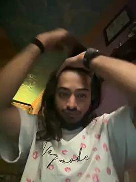 Snapshot of seenu2101 chatting on 11-22-25, 03:38 seenu2101 online show from 11-22-25, 03:38