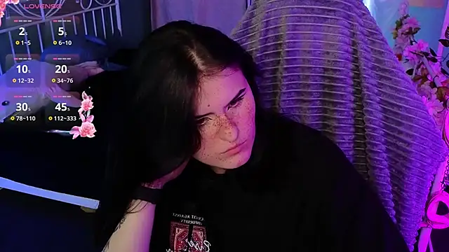 Snapshot of Dark_Shine chatting on 10-30-25, 06:23 Dark Shine online show from 10-30-25, 06:23