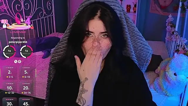 Snapshot of Dark_Shine chatting on 11-22-25, 05:39 Dark Shine online show from 11-22-25, 05:39