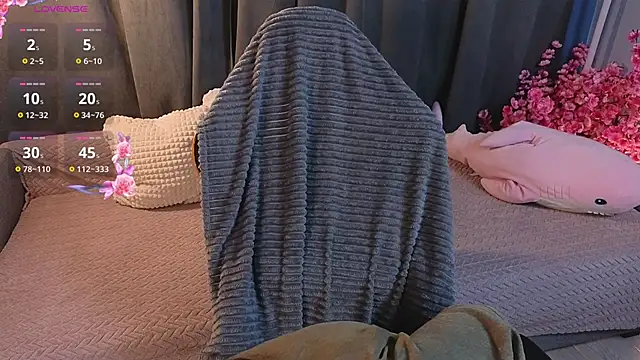 Snapshot of Dark_Shine chatting on 02-13-26, 06:41 Dark Shine online show from 02-13-26, 06:41