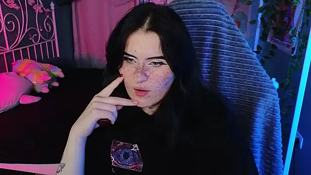 Snapshot of Dark_Shine chatting on 10-29-25, 05:39 Dark Shine online show from 10-29-25, 05:39